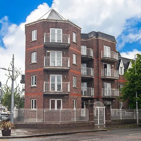 Spacious 2 Bedroom Close To Centre Apartmán *