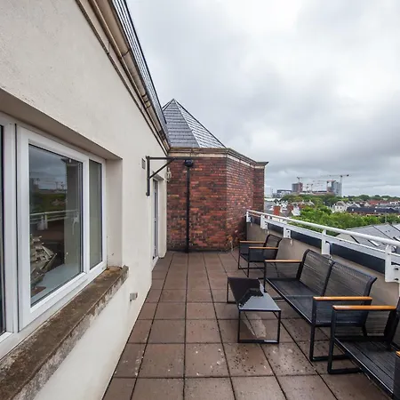 Spacious 2 Bedroom Close To Centre Апартаменты Дублин